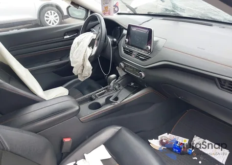 2019 Nissan Altima 2.5 Sr z USA, uszkodzony, nr VIN 1N4BL4CV2KN319622